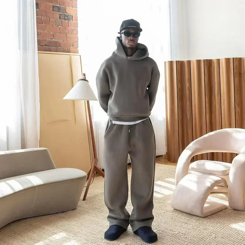 "Ensemble jogging et hoodie"