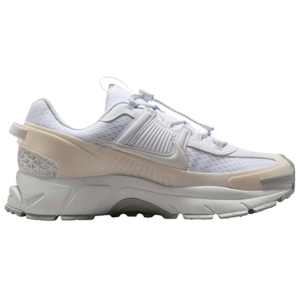 "Nike Zoom Vomero Roam"